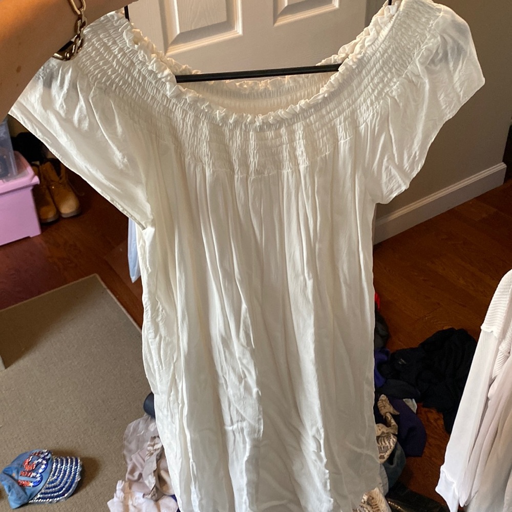 Aritzia Talula off the shoulder white dress size small
